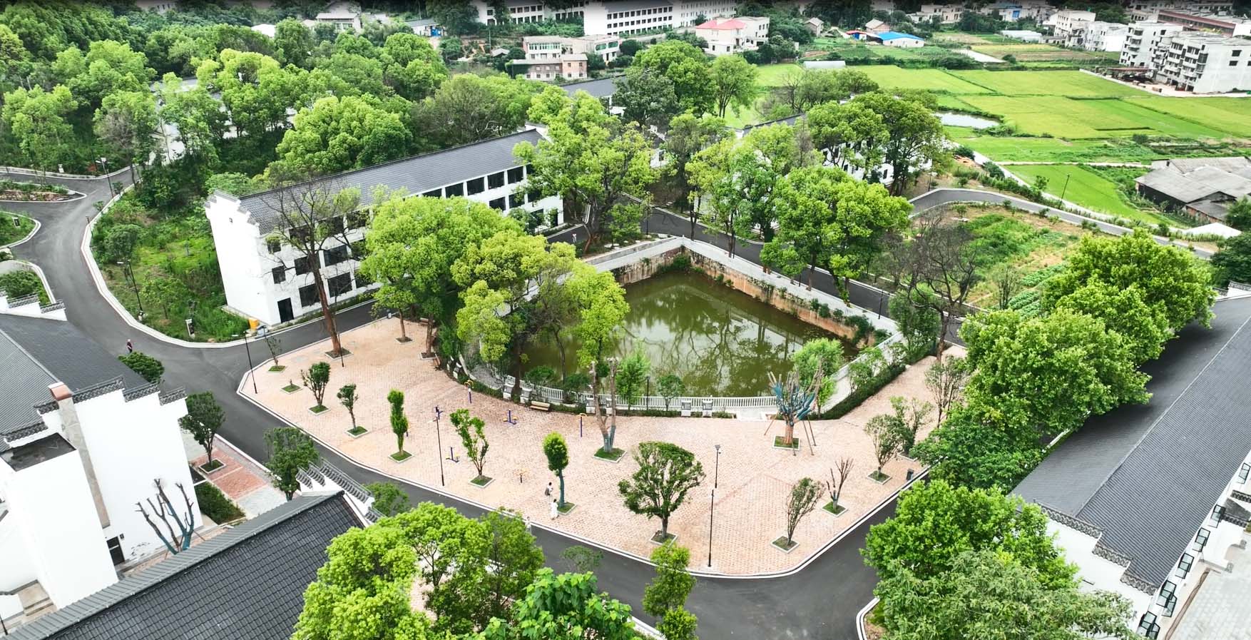 俯瞰華遠(yuǎn)康養(yǎng)中心，優(yōu)美的環(huán)境